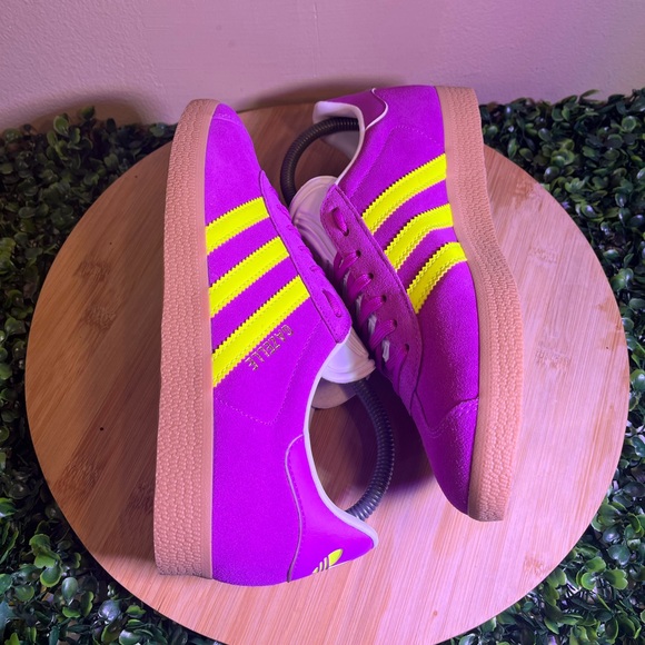 🔥 ADIDAS GAZELLE LOW TOP PURPLE SOLAR YELLOW WOMENS SNEAKERS SIZE 7.5 - Picture 5 of 9